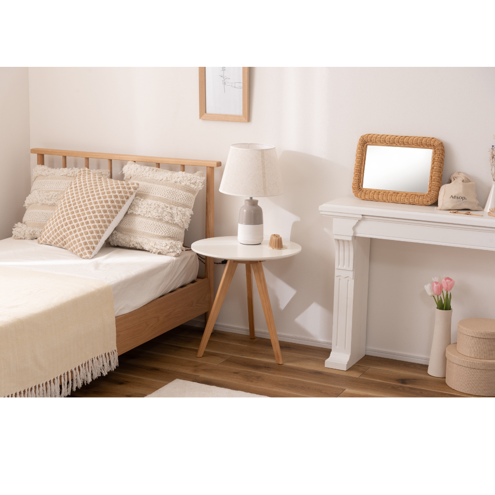 ラウンドサイドテーブル