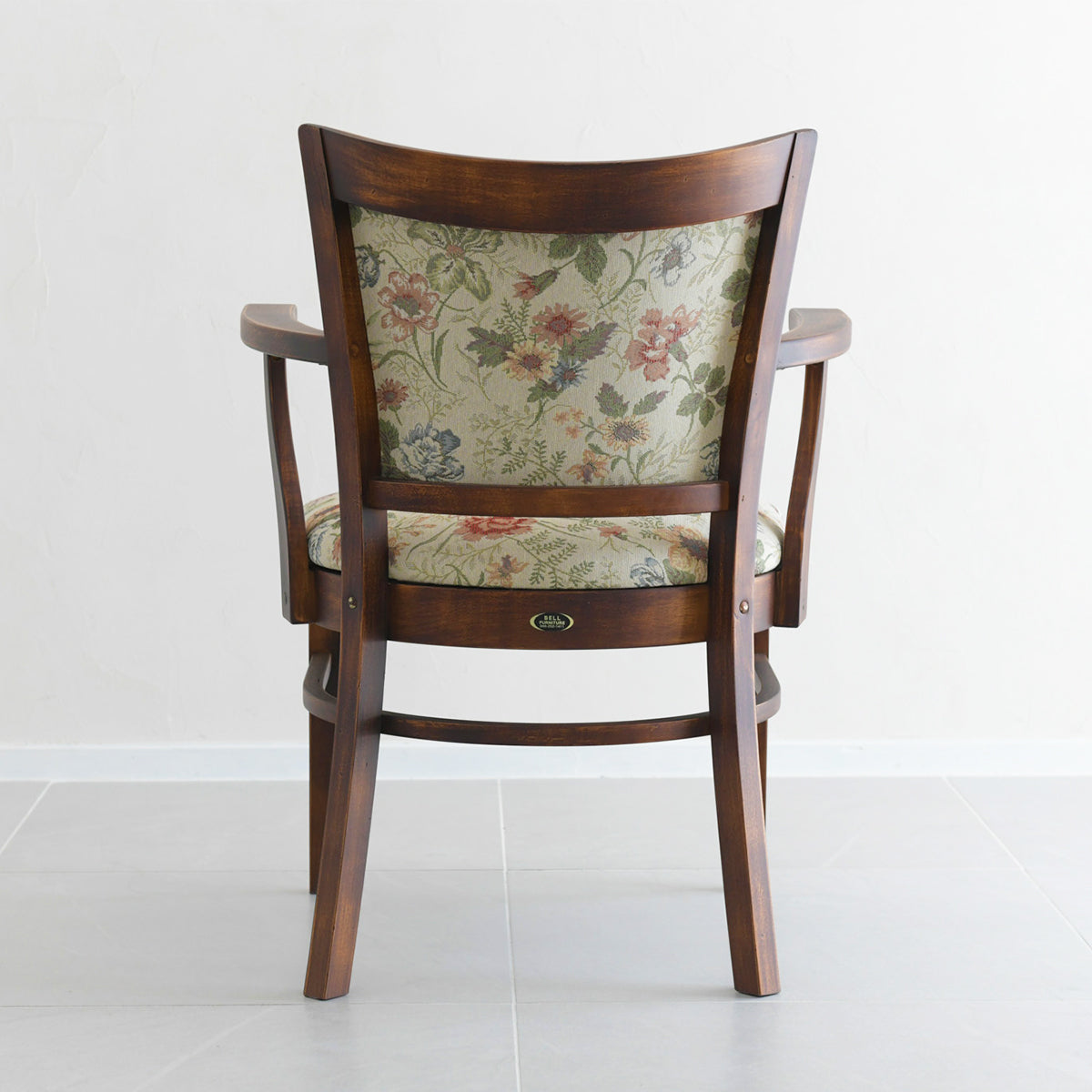 HUTTEN(ハッテン) 1362/46 パーソナルチェア 肘付き 布張り アンティーク クラシック ラウンジチェア 飲食店 店舗 式場