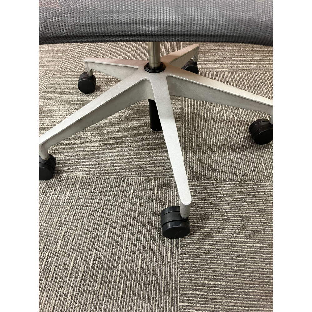 【中古品/1点限り】Herman miller（ハーマンミラー） Setu Chair（セトゥチェア） CQ51MAG1L7BB4W31